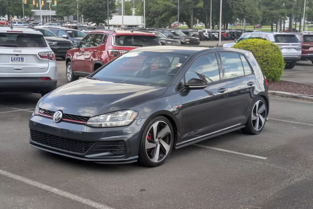 2021 Volkswagen Golf GTI photo 1