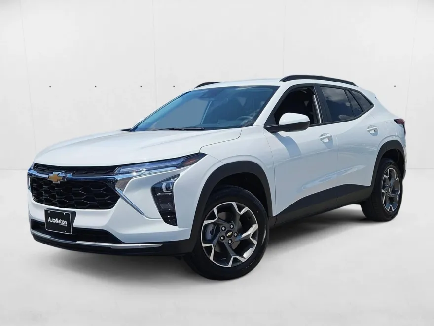 2025 Chevrolet Trax LT photo 1