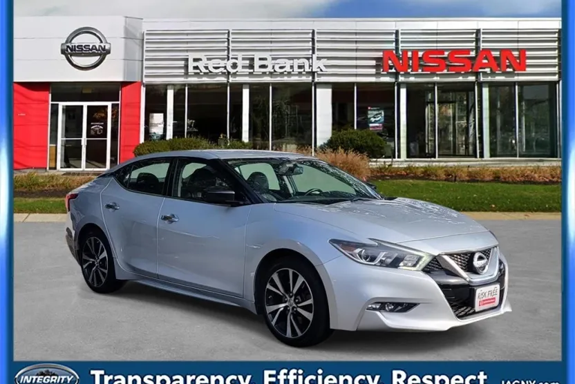 2017 Nissan Maxima S photo 1