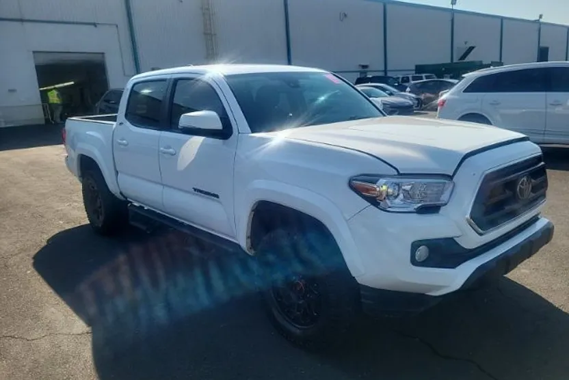 2022 Toyota Tacoma TRD photo 1