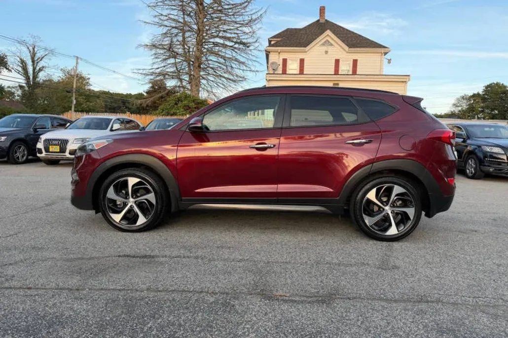 2016 Hyundai Tucson Sport photo 1
