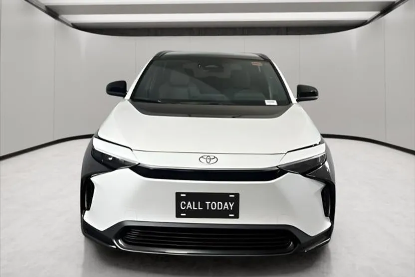 2023 Toyota bZ4X XLE photo 1