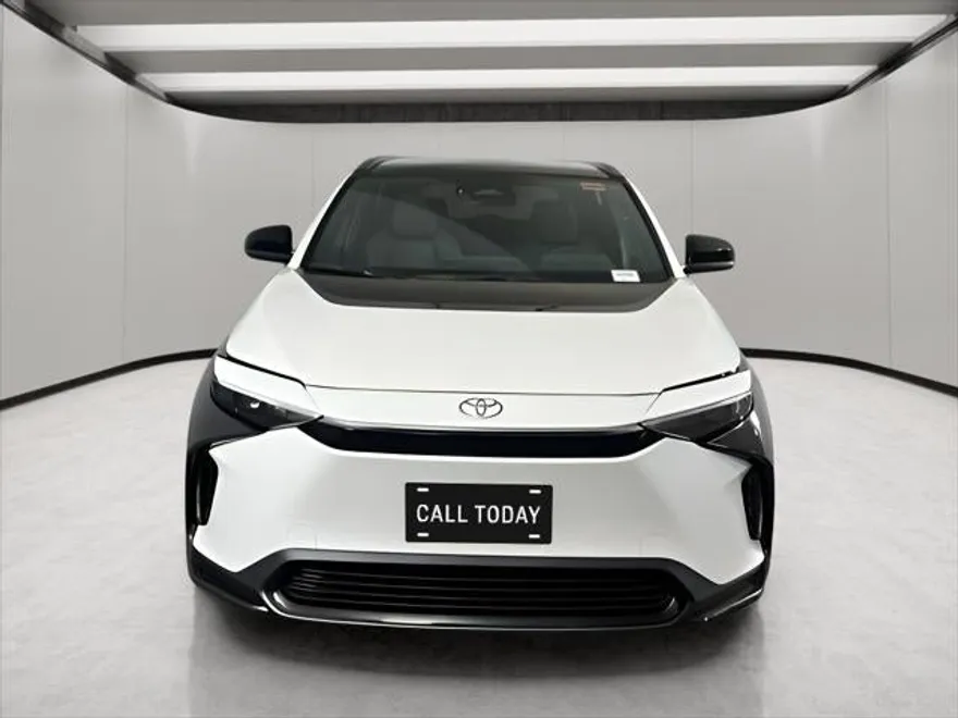 2023 Toyota bZ4X XLE photo 1