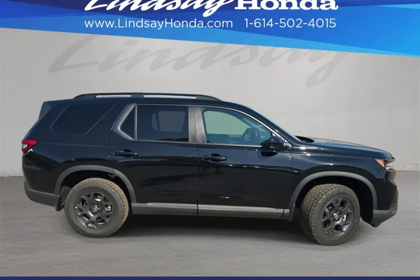 2025 Honda Pilot TrailSport photo 1