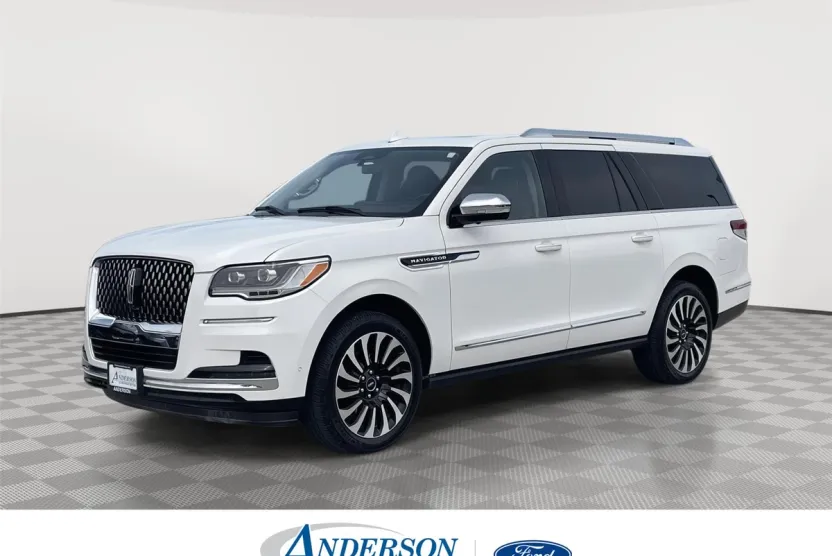 2022 Lincoln Navigator Black Label photo 1