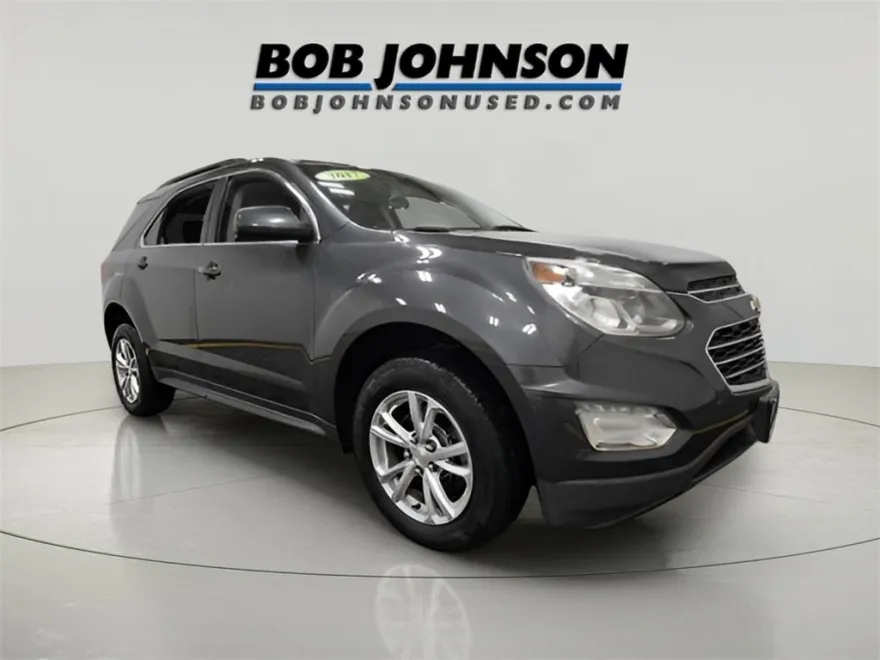 2017 Chevrolet Equinox LT photo 1