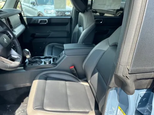 2025 Ford Bronco Outer Banks photo 4