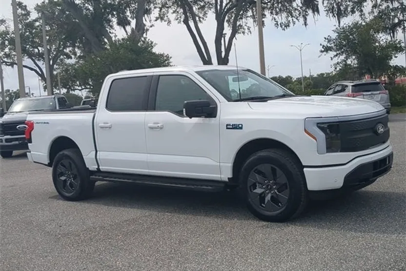 2025 Ford F-150 Lightning photo 1