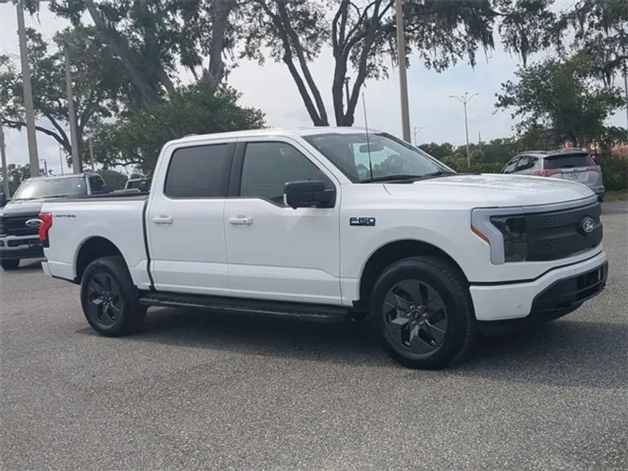 2025 Ford F-150 Lightning photo 1