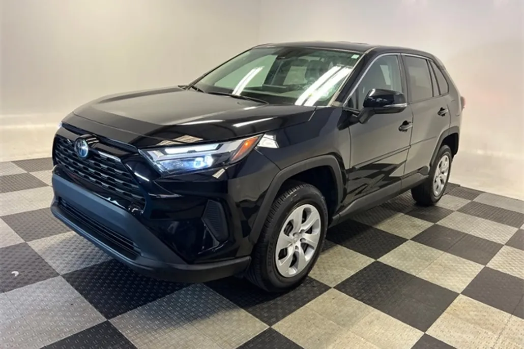 2023 Toyota RAV4 LE photo 1