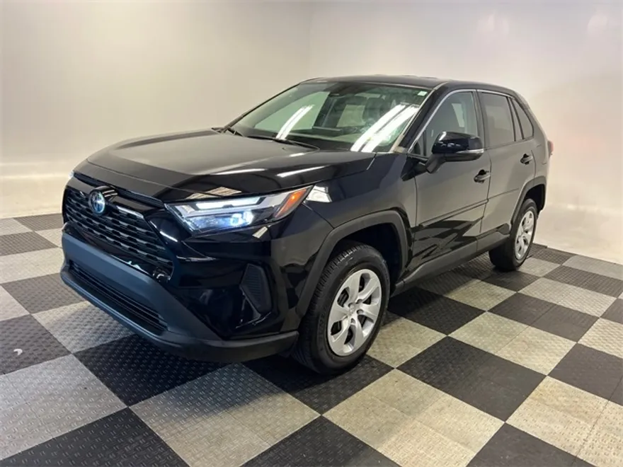 2023 Toyota RAV4 LE photo 1