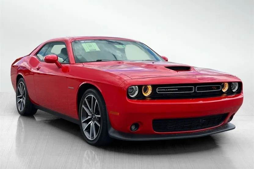 2022 Dodge Challenger R/T photo 1