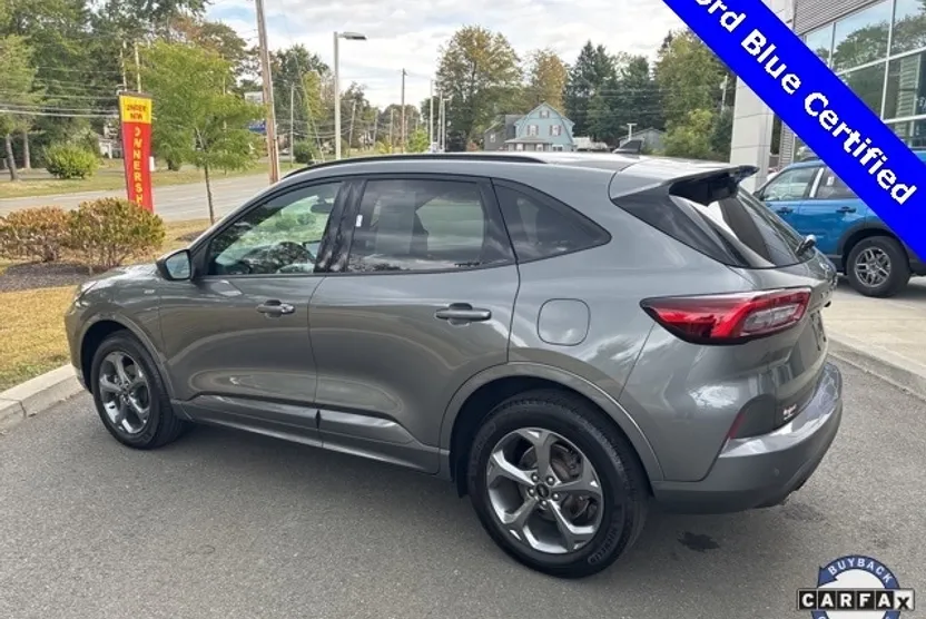 2023 Ford Escape ST-Line photo 1