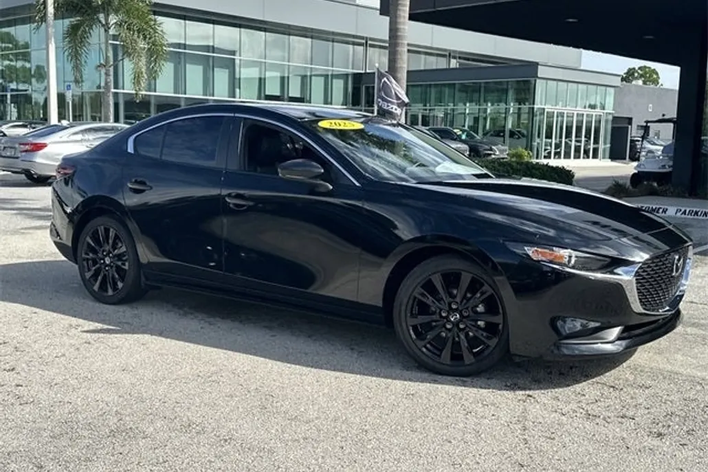 2025 Mazda Mazda3 2.5 Select Sport photo 1