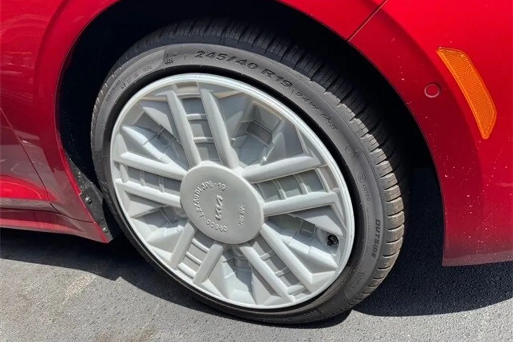 2026 Kia K5 GT photo 1