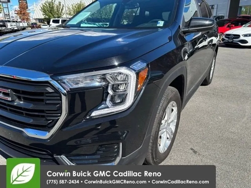 2024 Gmc Terrain SLE photo 1