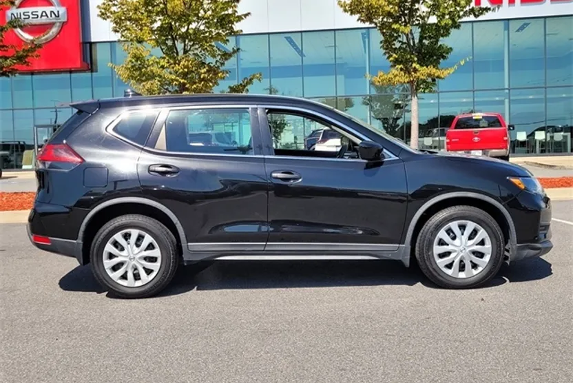 2018 Nissan Rogue S photo 1