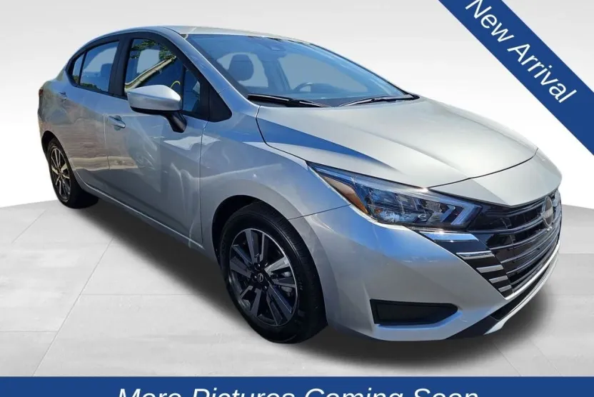 2025 Nissan Versa 1.6 SV photo 1