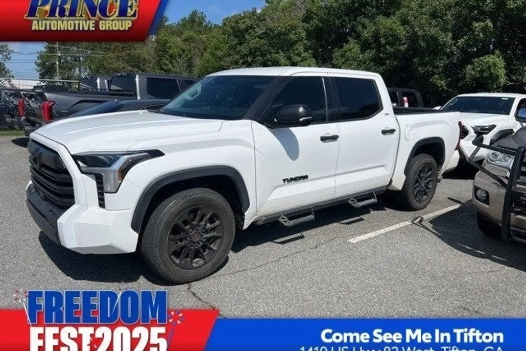 2022 Toyota Tundra SR5 photo 1