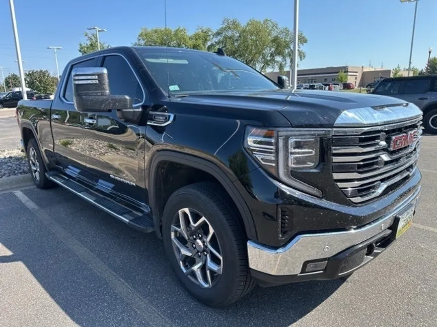 2024 Gmc Sierra 1500 SLT photo 1