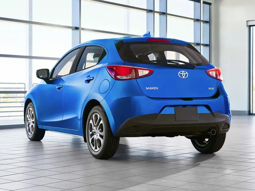 2020 Toyota Yaris LE photo 1