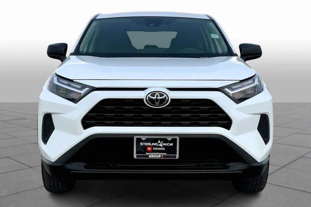 2024 Toyota RAV4 LE photo 1