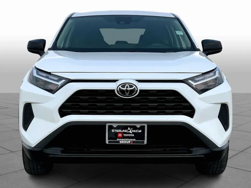 2024 Toyota RAV4 LE photo 1