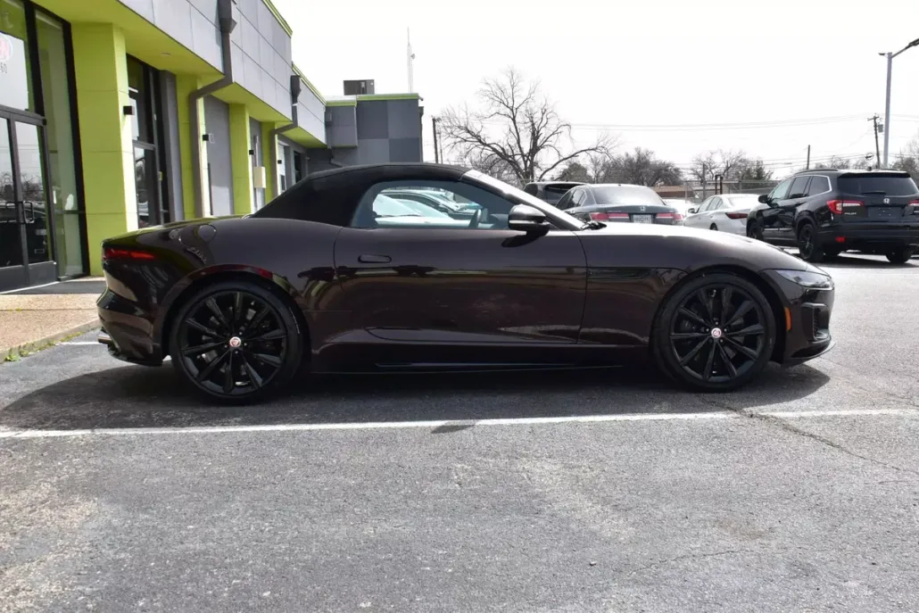 2023 Jaguar F-TYPE R photo 1
