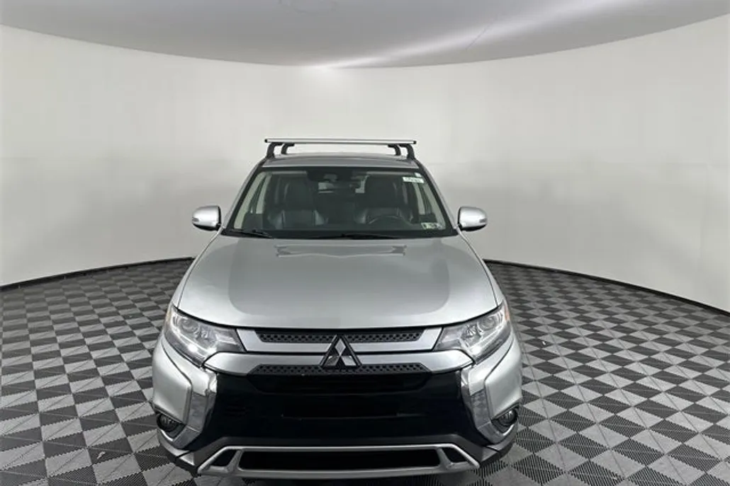 2020 Mitsubishi Outlander SE photo 1