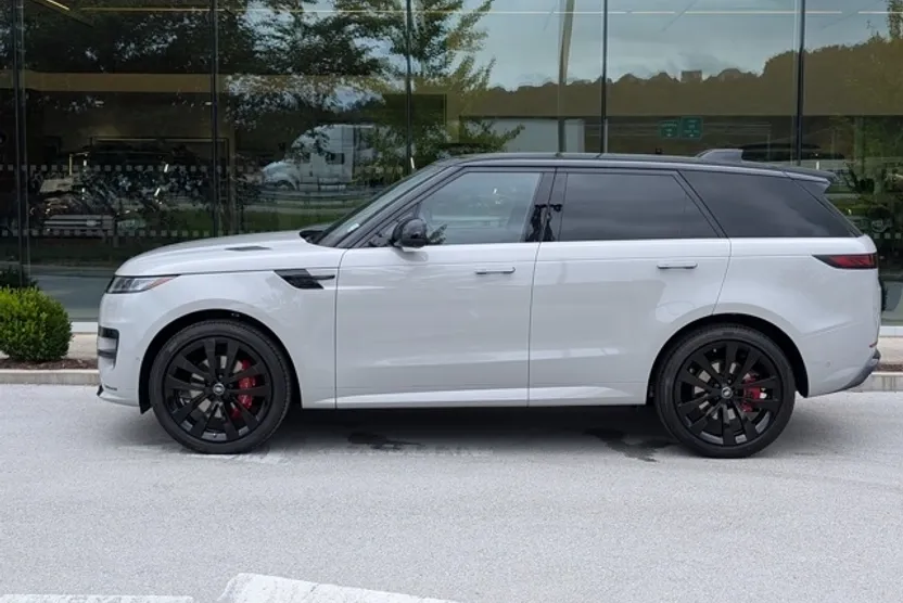 2025 Land Rover Range Rover Sport SE photo 1