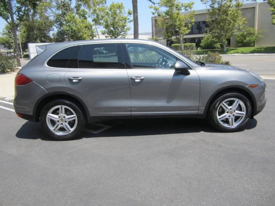 2014 Porsche Cayenne Platinum Edition photo 1