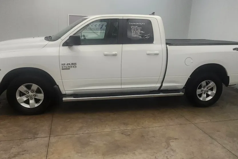 2020 Ram 1500 SLT photo 1