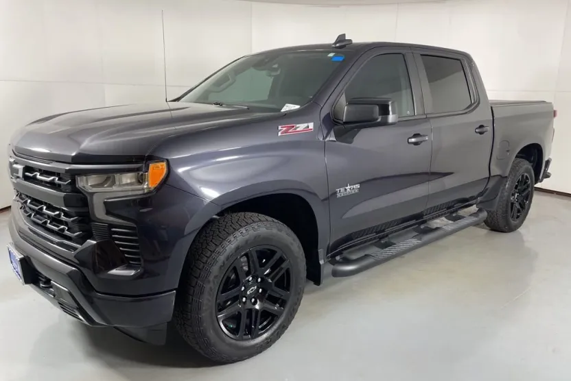 2023 Chevrolet Silverado 1500 RST photo 1