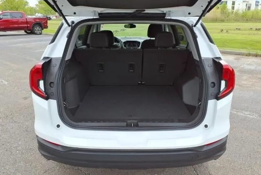 2022 Gmc Terrain SLE photo 1