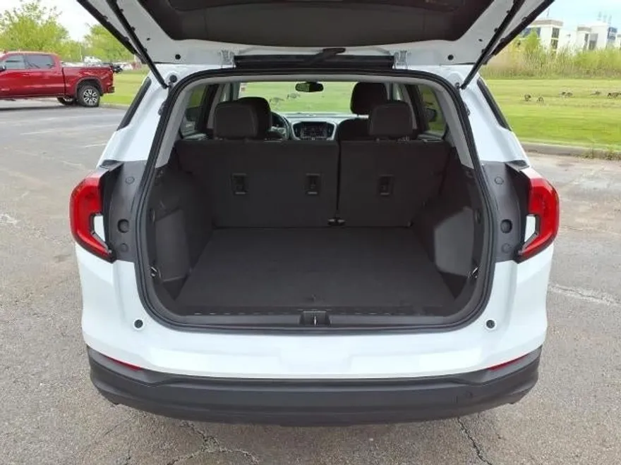 2022 Gmc Terrain SLE photo 1