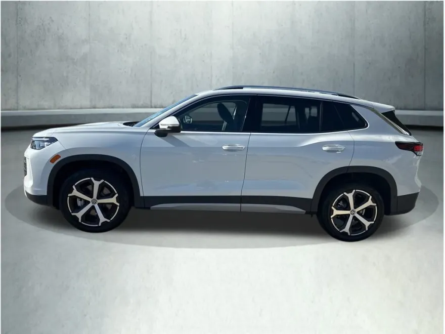 2025 Volkswagen Tiguan SE photo 1