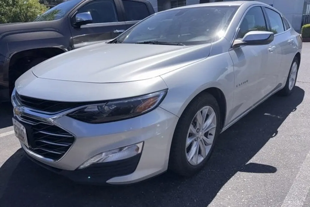 2022 Chevrolet Malibu 1LT photo 1