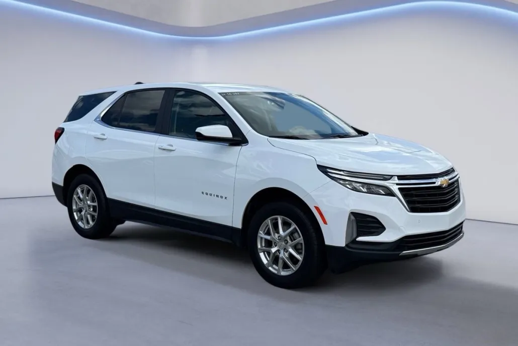 2024 Chevrolet Equinox LT photo 1