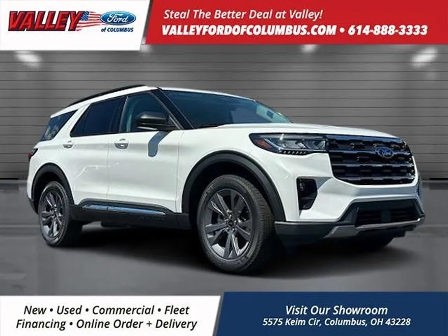 2025 Ford Explorer photo 1