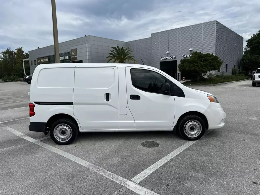 2020 Nissan NV200 S photo 1