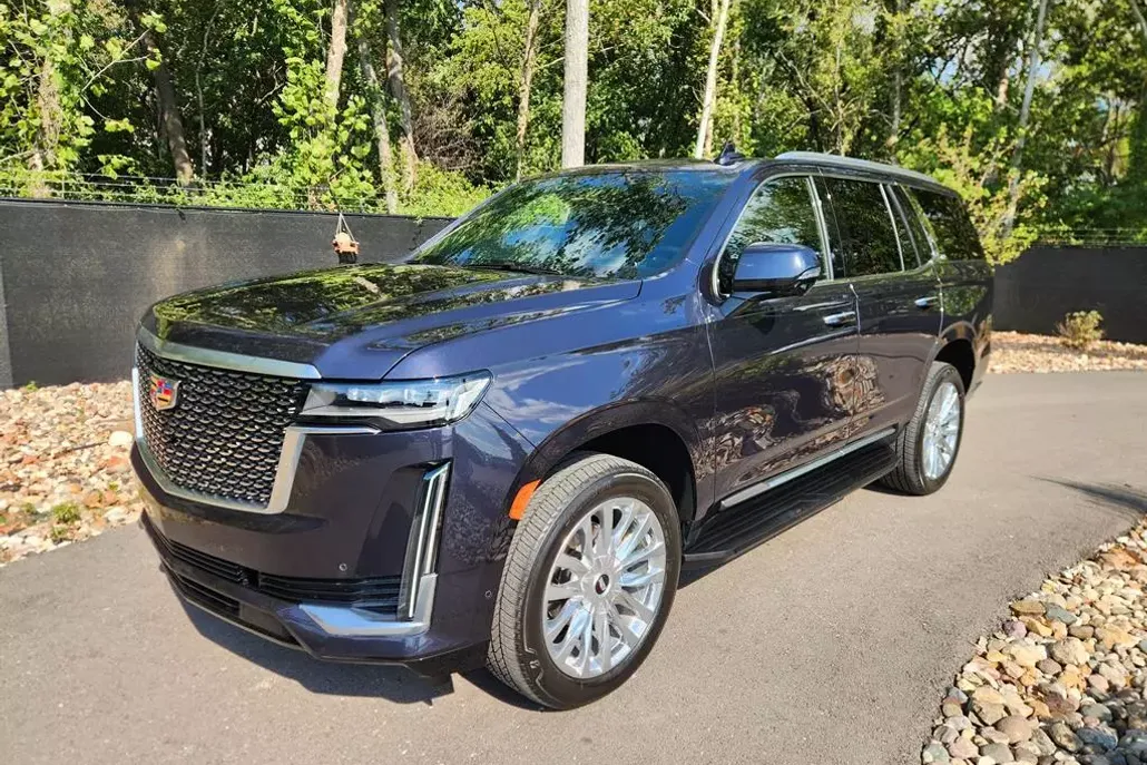 2023 Cadillac Escalade Premium Luxury photo 1