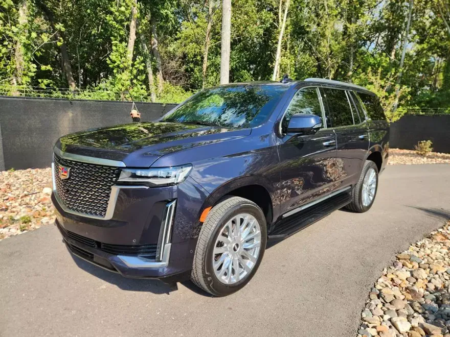 2023 Cadillac Escalade Premium Luxury photo 1
