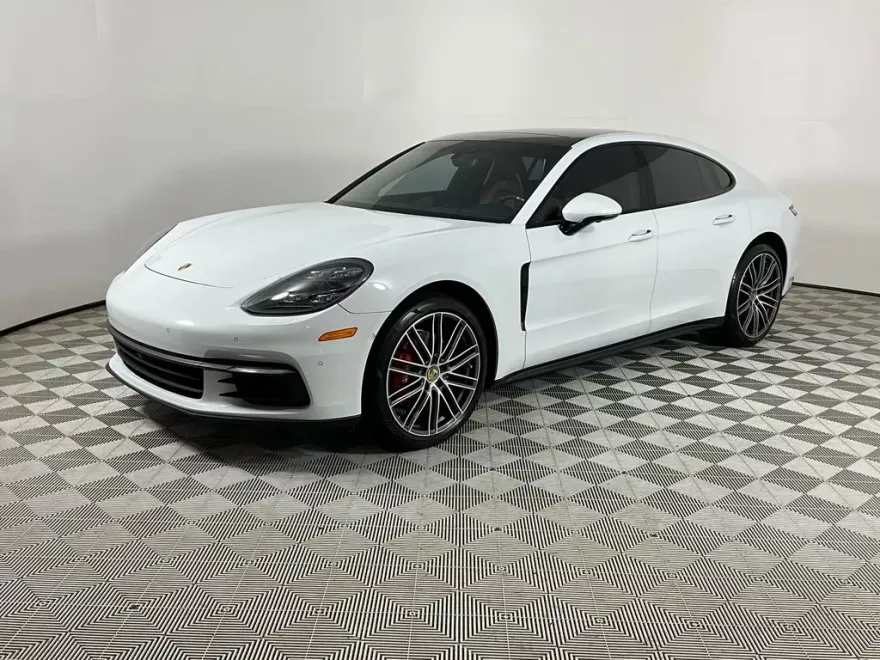 2017 Porsche Panamera 4S photo 1