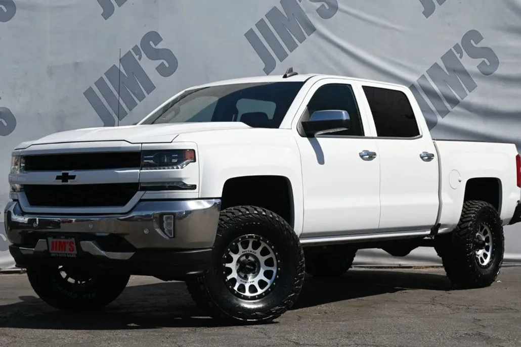 2017 Chevrolet Silverado 1500 LTZ photo 1