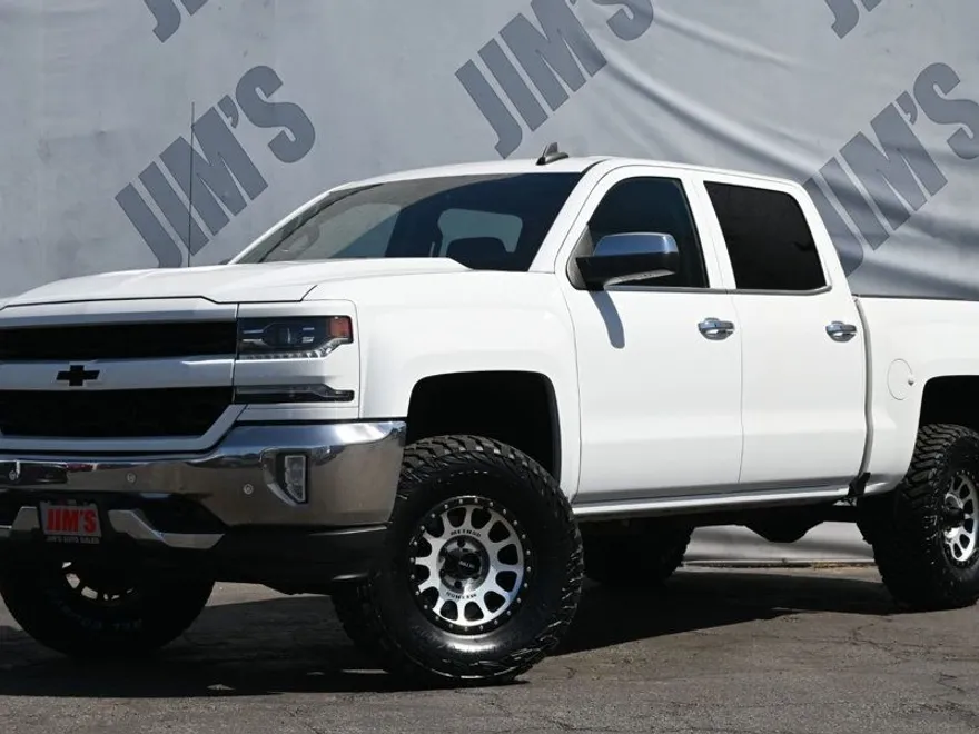 2017 Chevrolet Silverado 1500 LTZ photo 1
