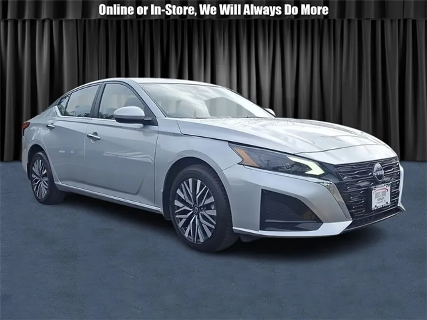 2023 Nissan Altima 2.5 SV photo 1