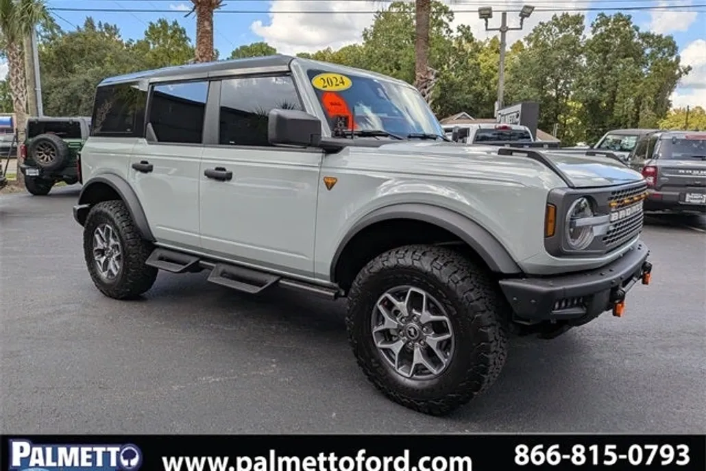 2024 Ford Bronco Badlands photo 1