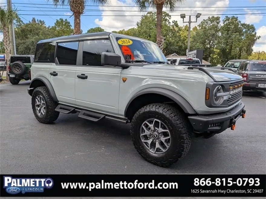 2024 Ford Bronco Badlands photo 1