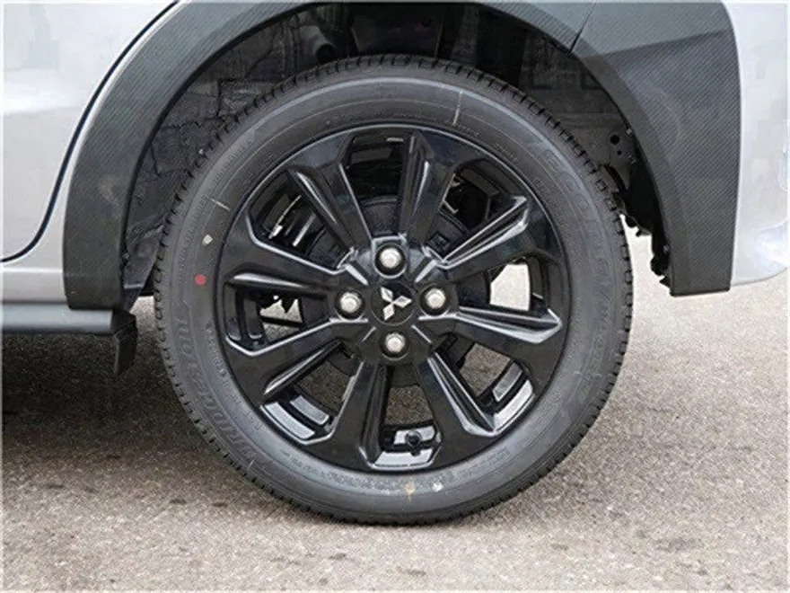 2024 Mitsubishi Mirage Black Edition photo 1