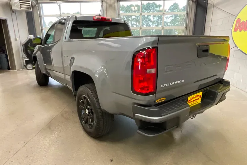2022 Chevrolet Colorado LT photo 1